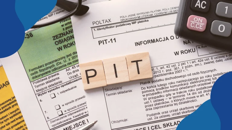 Aktualizacje PIT-2, rezygnacja ze zwolnienia z VAT, termin składania CIT-8 – klocki z napisem „PIT” na formularzu PIT-11