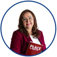 Iwona Hendel – trenerka płac i potrąceń z wynagrodzenia, z książką „Płace w praktyce”