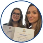 Szkolenie i certyfikacja MindSonar – dwie uczestniczki pokazują certyfikaty z napisem „Certificate”