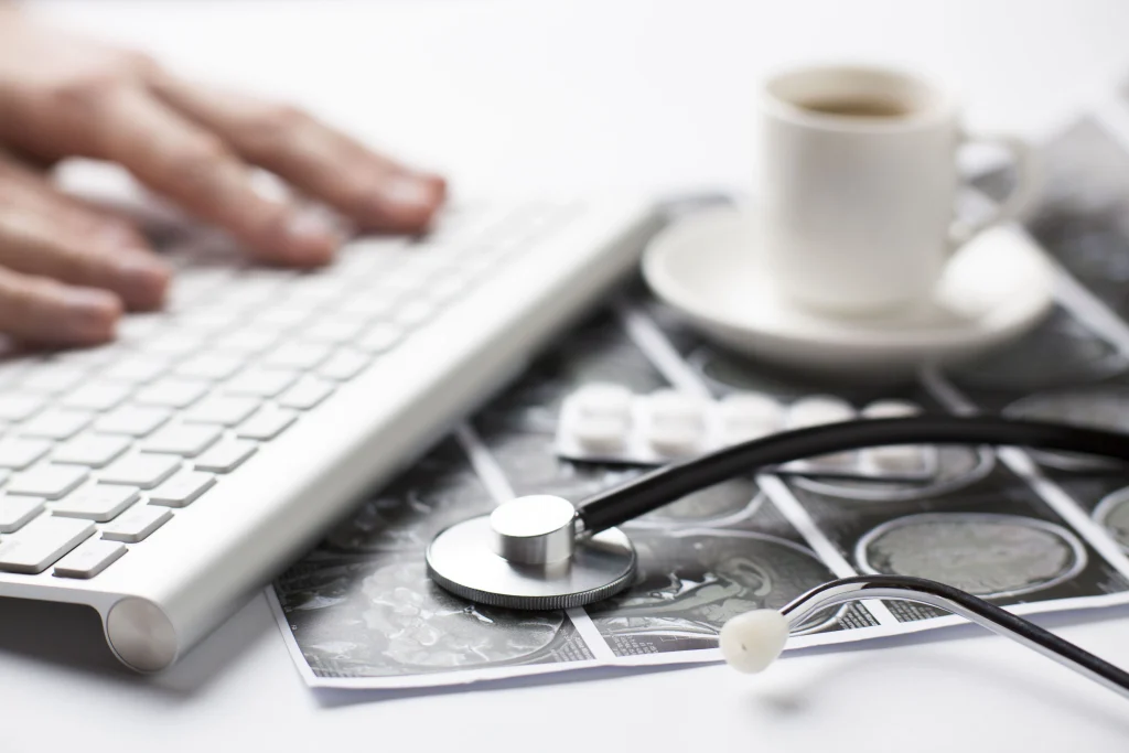 medycyna pracy, wypełnianie dokumentacji cyfrowej