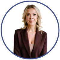 Doradca podatkowy (nr wpisu 11914), absolwentka Wydziału Prawa i Administracji Uniwersytetu Mikołaja Kopernika w Toruniu oraz Wydziału Finansów i Rachunkowości Wyższej Szkoły Bankowej w Toruniu.