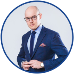 Trener umiejętności biznesowych, sprzedawca i rekruter. Przede wszystkim sprzedawca. Później trener sprzedaży, doradca, mówca i rekruter (z pasji).