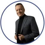 Cyprian Jędrkowiak, ekspert kursów z kompetencji menedżerskich.